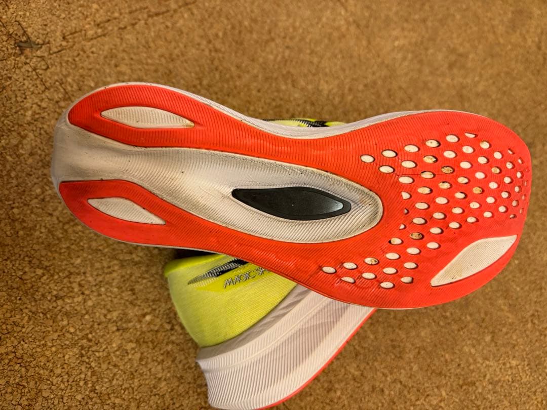 ASICS マジックスピード4 イエロー　26.5cm