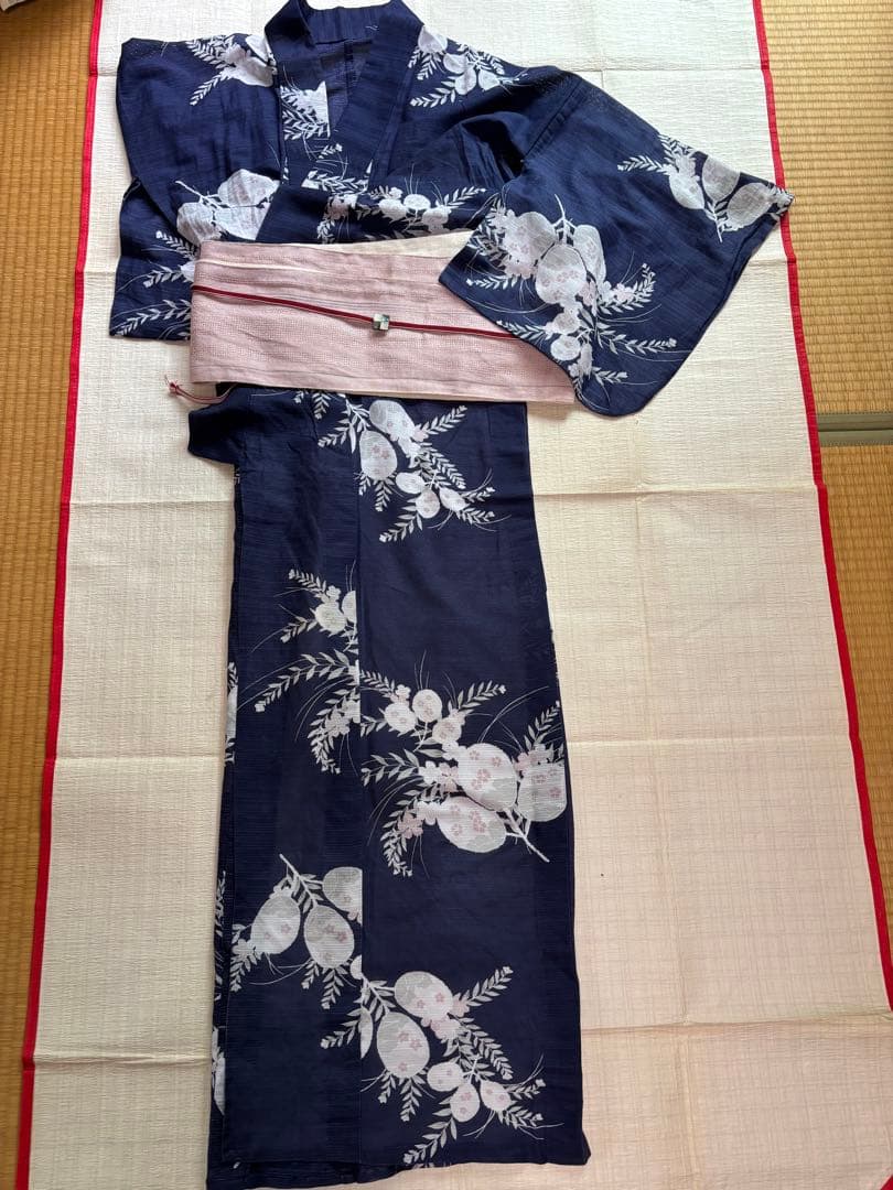 【綿麻　上品浴衣】古今　紺色 浴衣 単品　ピンク小花＆葉模様 手縫い 着物風にも 浴衣【やぶれ麻の葉】鉄紺 | 加花 KAHANA 公式オンラインショップ