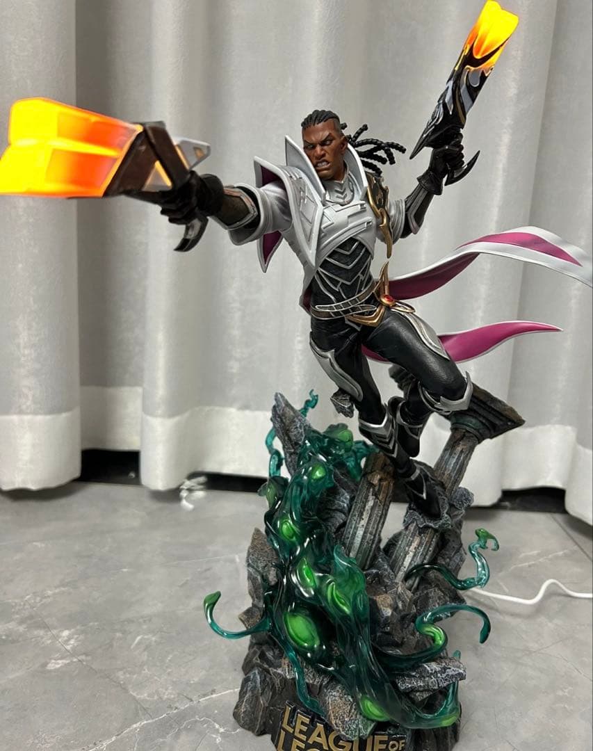 LOL JiMei Palace ルシアン聖なる光の歩兵 スタチュー フィギュア Jimei Palace ルシアン 1/6 スケール スタチュー｜Riot Store Japan