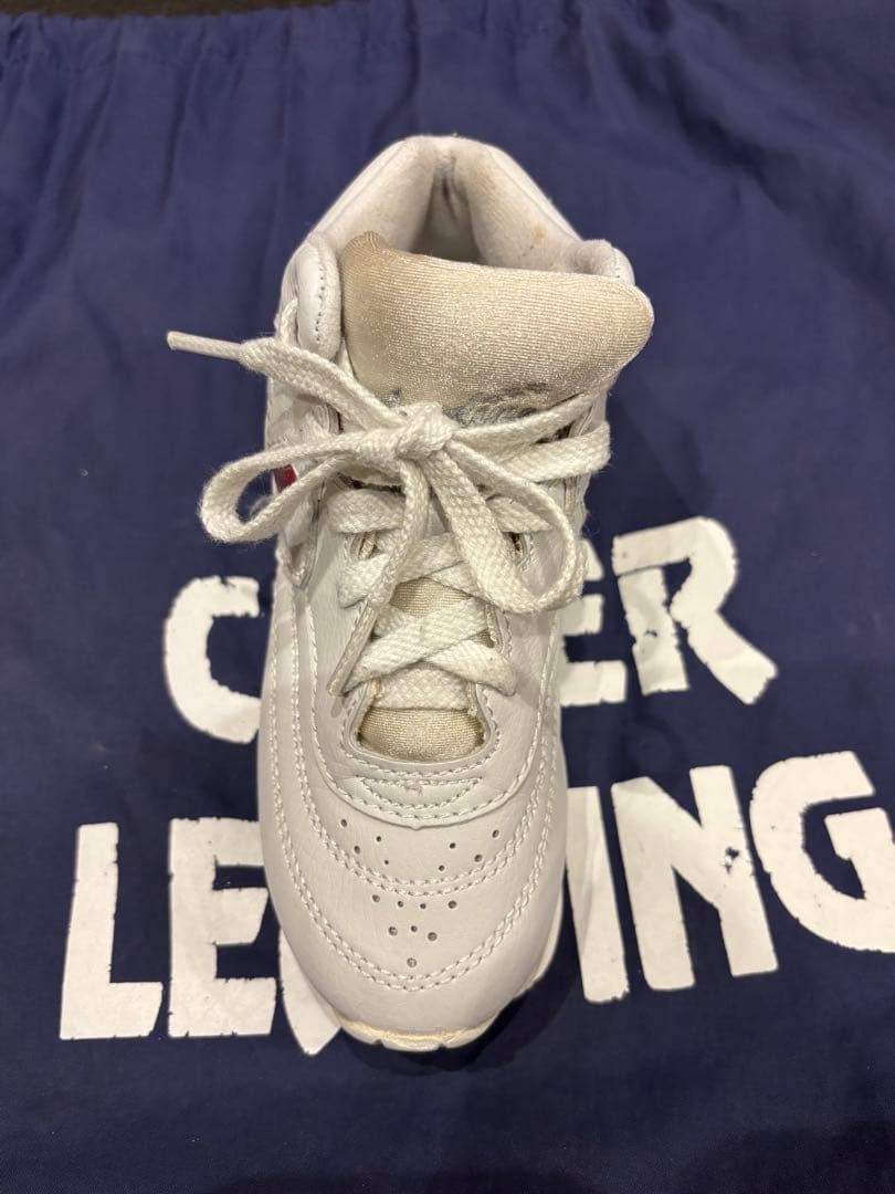 チアリーディングシューズ　varsity 19.0cm