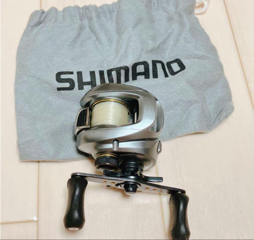 【美品】シマノ SHIMANO アルデバラン Mg7 リール SHIMANO】シマノ『09アルデバランMg7 右ハンドル』02301 2009年モデル