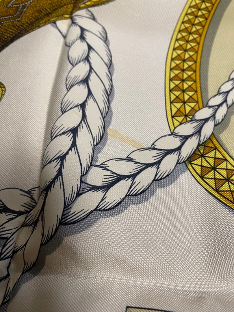 HERMES エルメス カレ90 《グラン・アパラ》（盛装の馬）シルクスカーフ