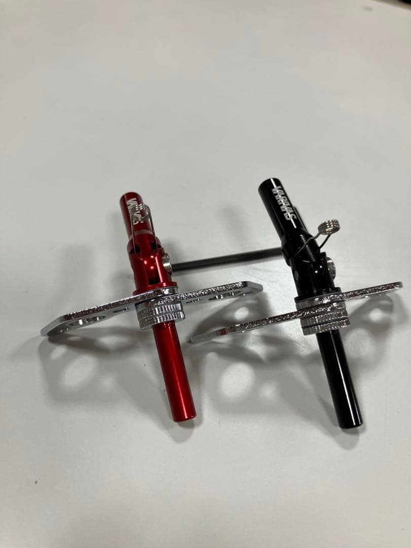 美品 ワカサギ電動リール VARIVAS 可変ソケット ブラック.レッド 2本