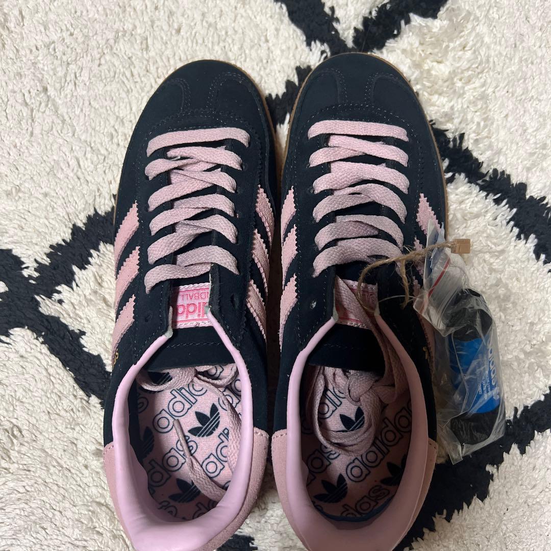 adidas SPEZIAL 黒/ピンク スニーカー - メルカリ