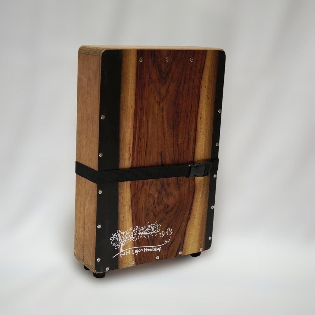 NM Cajon Workshop 折りたたみカホン Maletin CAMP NM Cajon Workshop 折りたたみカホン Maletin CAMP NM Cajon Workshop