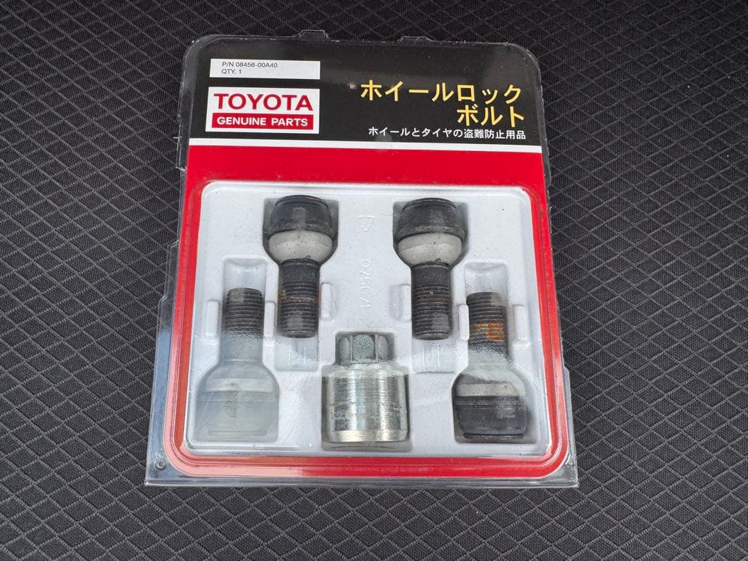 TOYOTA ホイールロックボルト 08456-00A40 クラウン用 クラウン TOYOTA トヨタ 純正 ホイールロックボルト 1台分（4本