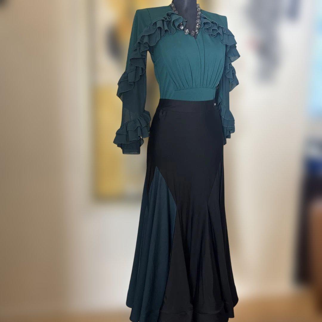 リコ様専用 社交ダンスダークグリーン フリルトップスと切り替え