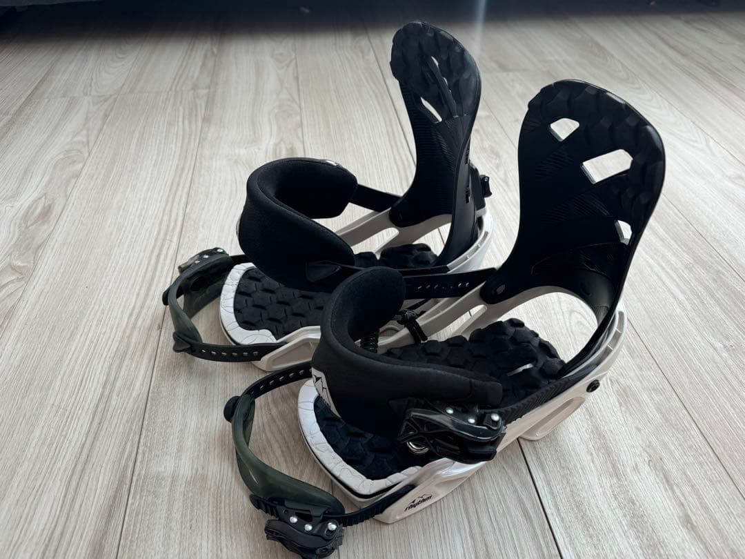美品　SALOMON サロモン　スノーボードビンディング rhythm sサイズ 楽天市場】Sサイズ のみ 送料無料 SALOMON サロモン バインディング
