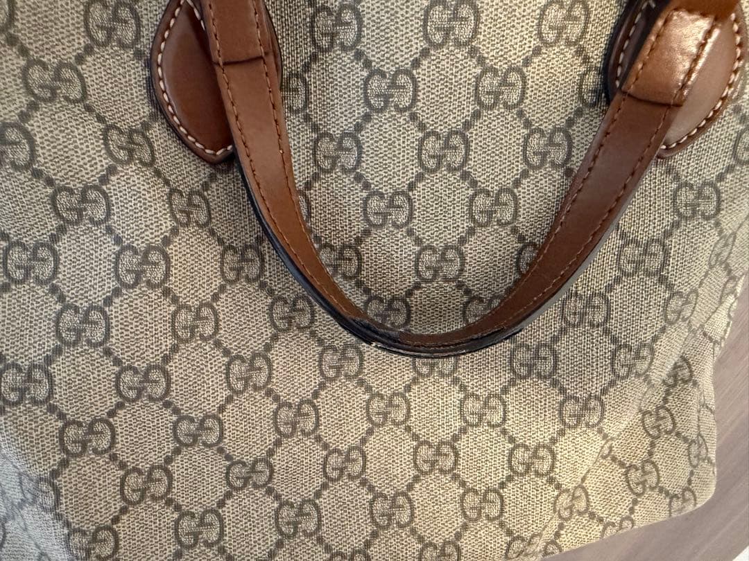 GUCCI ベージュ GGパターン ショルダーバッグ