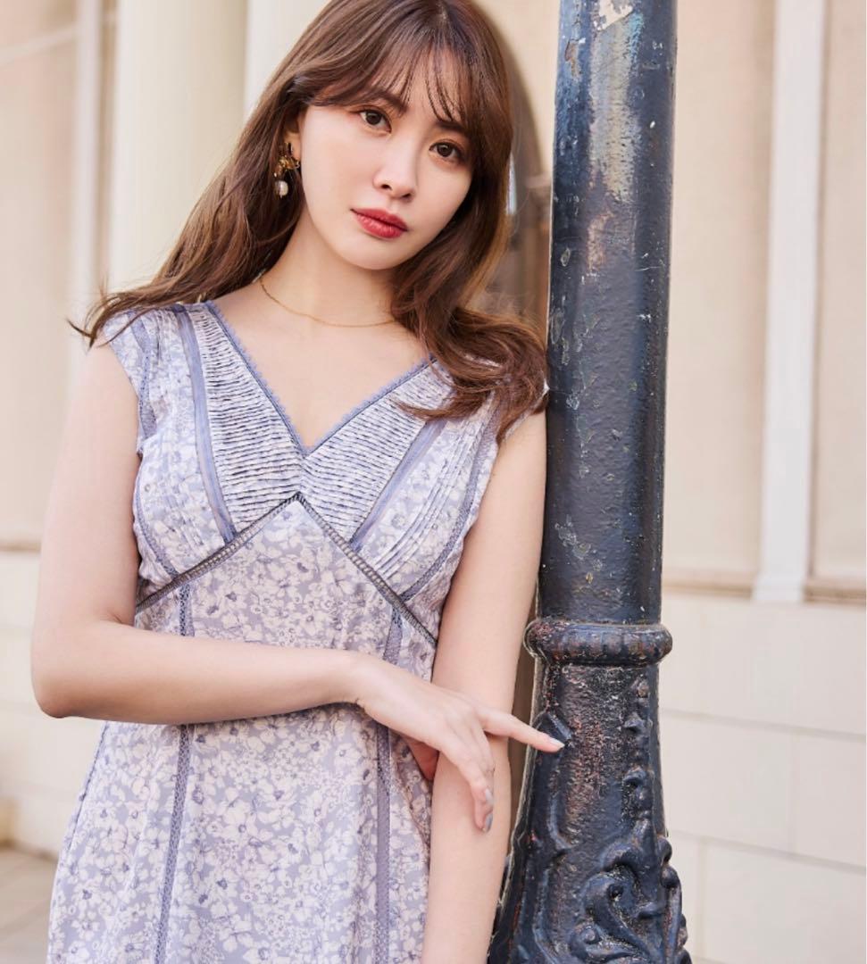 美品】Herlipto Lace Trimmed Floral Dress