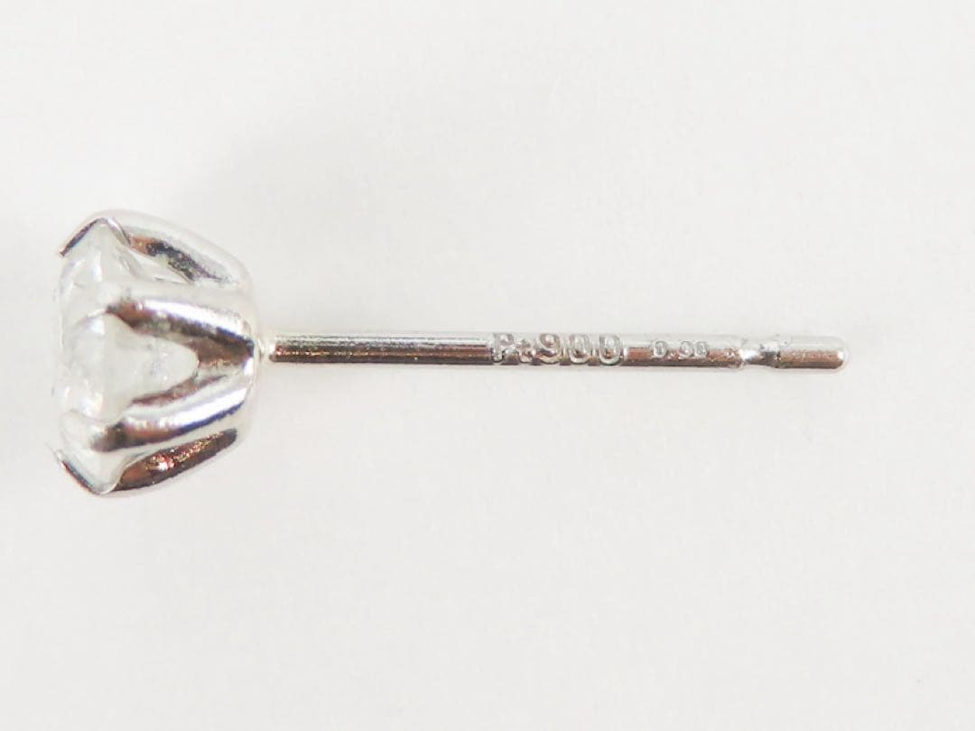 m*o様 【本物保証】Pt900 天然ダイヤモンド 0.30ct ピアス（片耳用