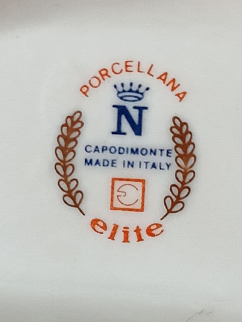 イタリア製カポディモンテ 陶人形 カメラを持った少年 - メルカリ