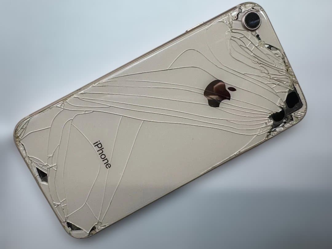 SIMフリー iPhone 8 64GB NQ7A2J/A 表裏破損品 - メルカリ