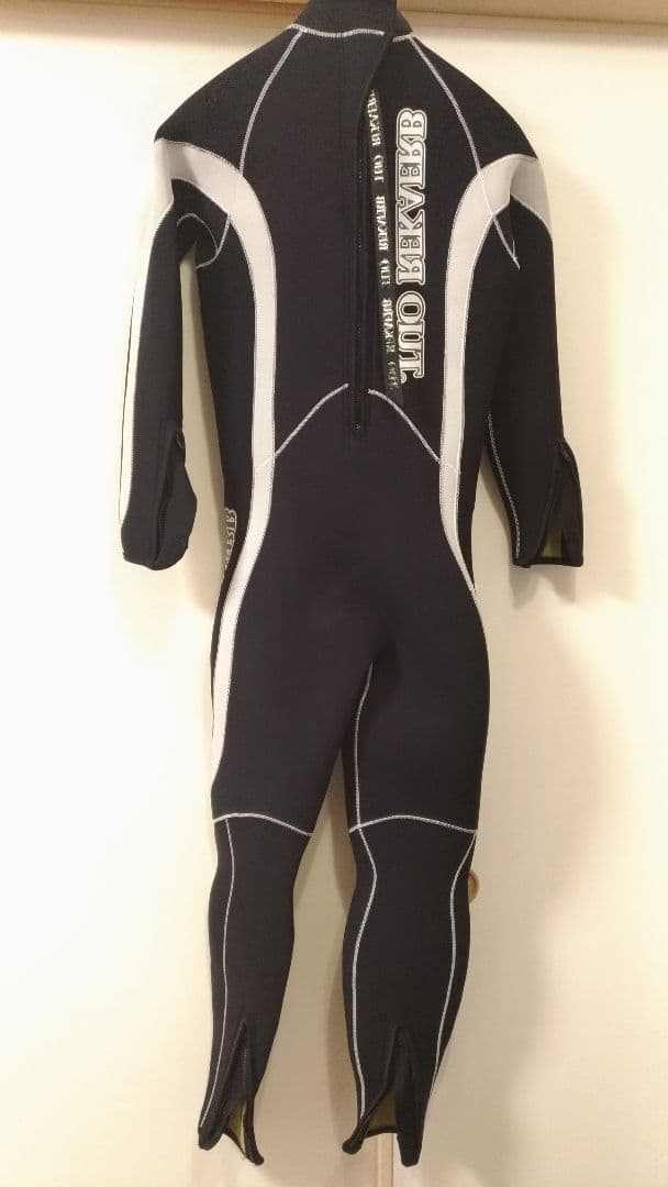 《美品》BREAKER OUT  ブレーカーアウト　ウェットスーツ