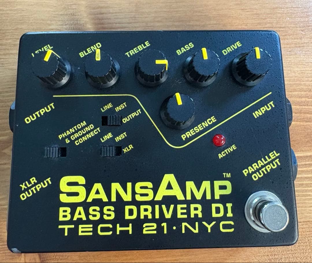ベース TECH 21 NYC BASS D DI Tech 21 NYC Sansamp Programmable Bass Driver DI Pedal