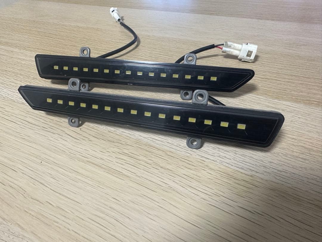 最終値下げ80系ノア ヴォクシー TRDフロントスポイラー用デイライト左右セット 最終値下げ80系ノア ヴォクシー TRDフロントスポイラー用デイライト