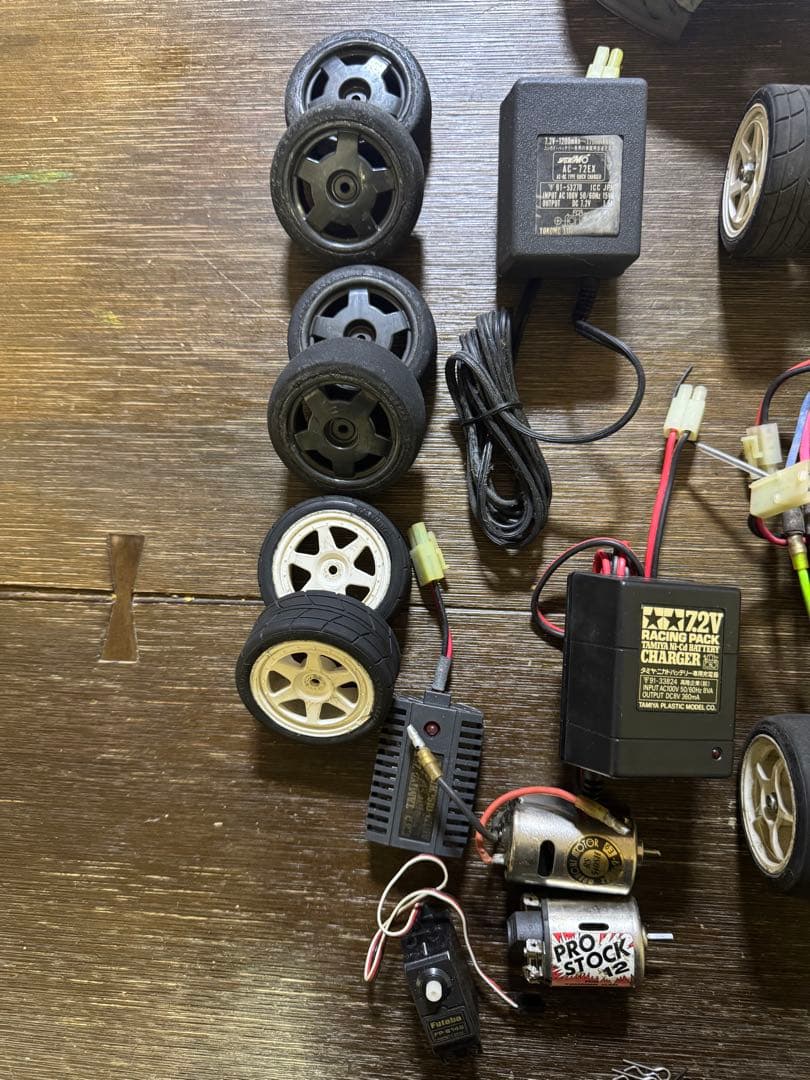 に*ン様 ラジコン トヨタ スープラ 部品パーツ多数 まとめ売り