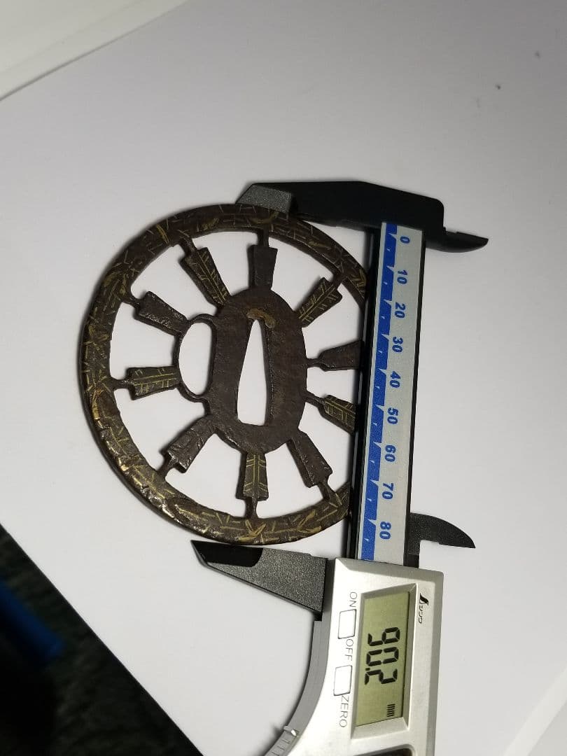 ハ*ル様 矢車透鐔 平安城象嵌 大鐔 9センチ 箱付 刀装具 刀剣の通販は