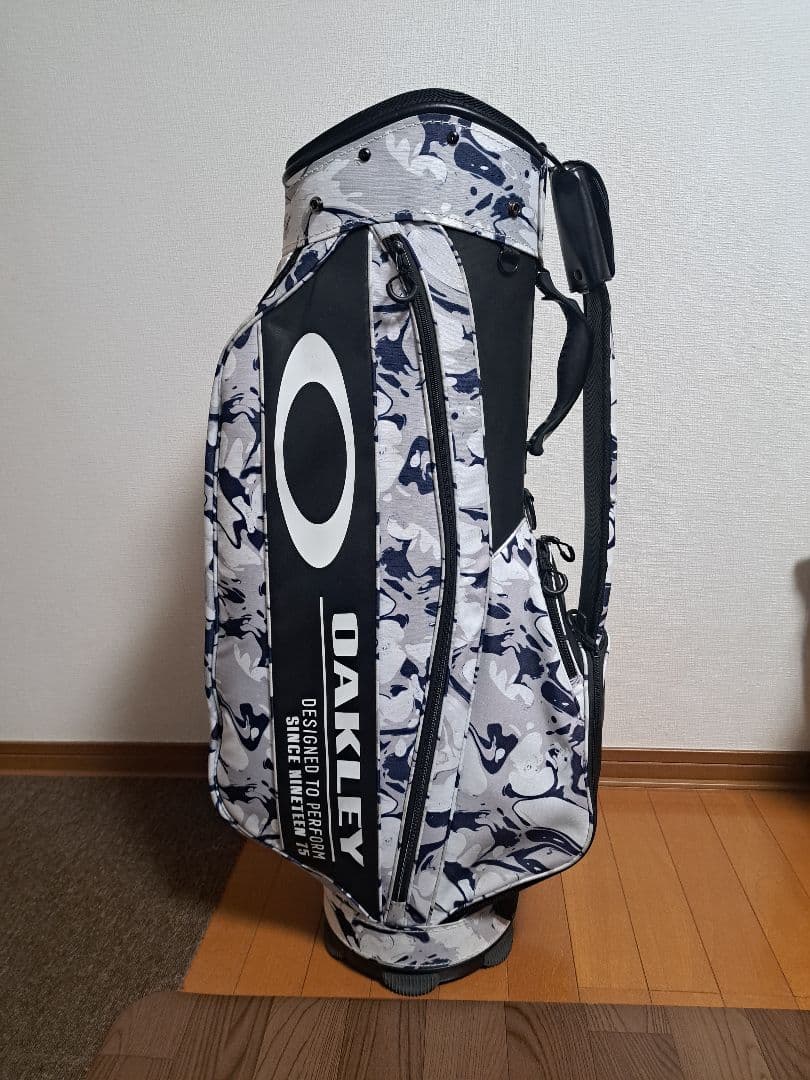 OAKLEY 迷彩柄 キャディバッグ OAKLEY 迷彩柄 キャディバッグ OAKLEY 迷彩柄 キャディバッグ