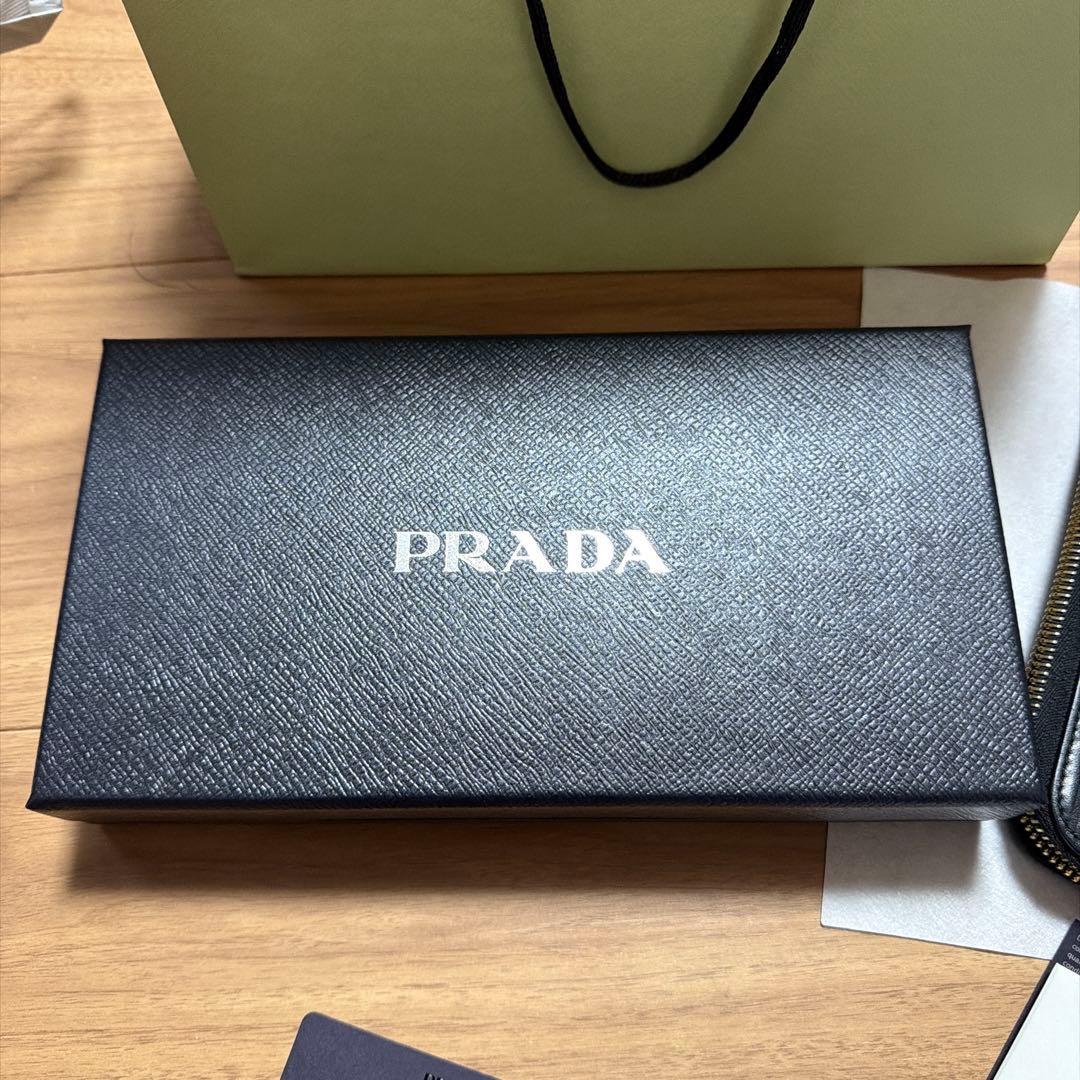 美品 現行【PRADA】 長財布 激レア プラダ トライアングル カーフ 黒