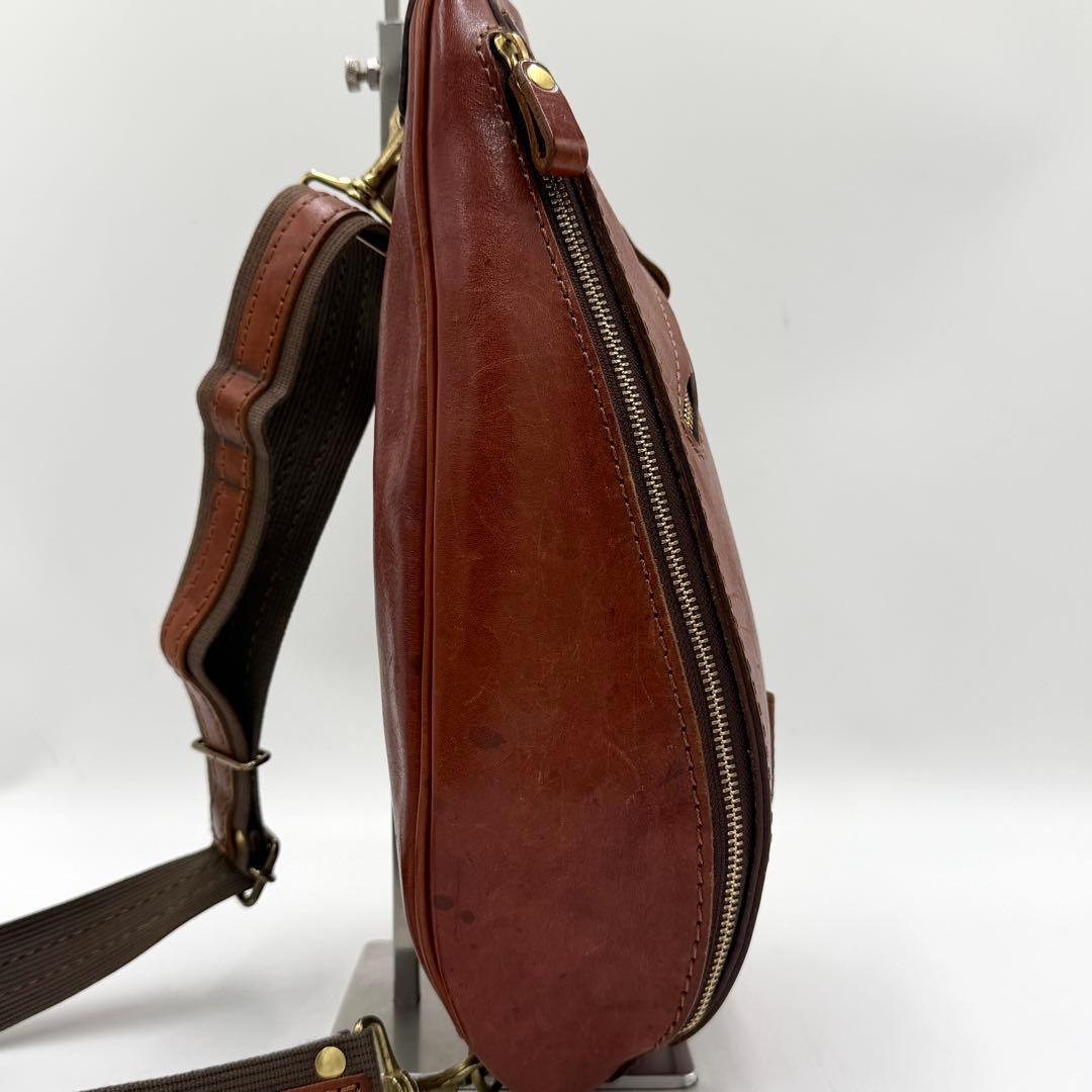 美品】ヘルツ ボディバッグ トリプルファスナー F-3 レザー ブラウン