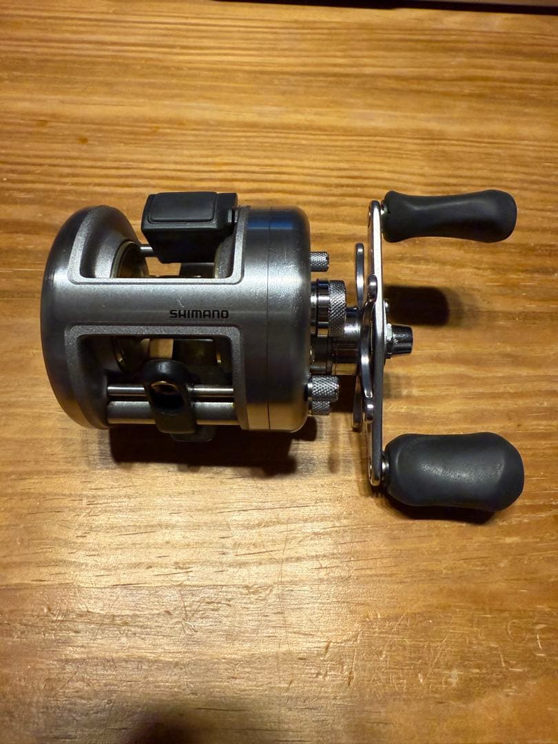 SHIMANO CALCUTTA 101 ベイトリール SHIMANO CALCUTTA 101 ベイトリール