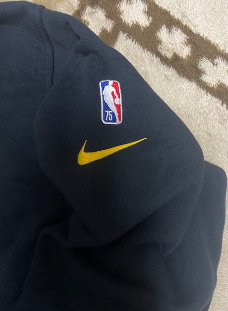 美品】ナイキ NIKE NBA ウォリアーズ 75周年 パーカー オン