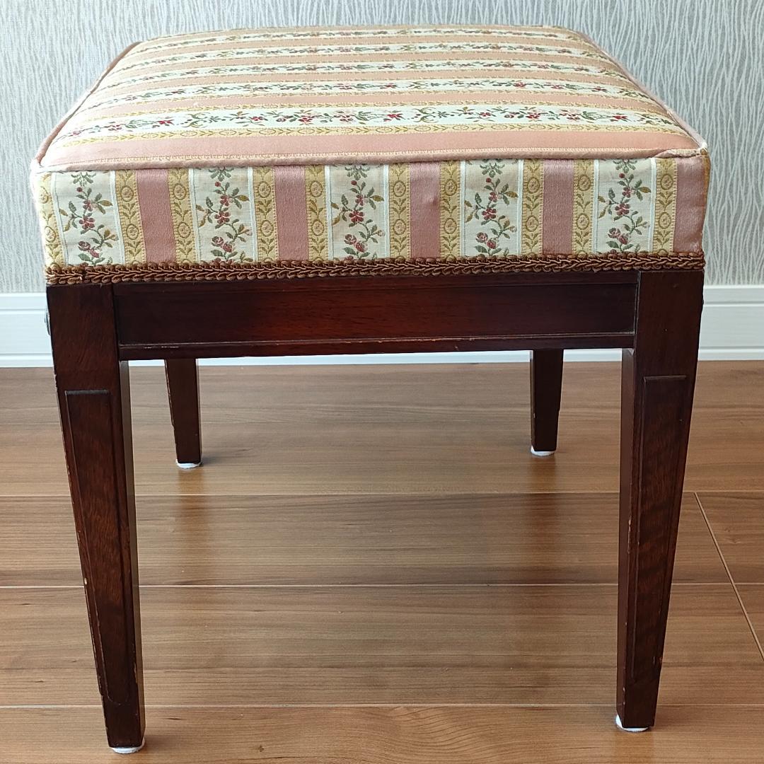 メープル不二屋 スツール オットマン ロココ調ファブリック - メルカリ