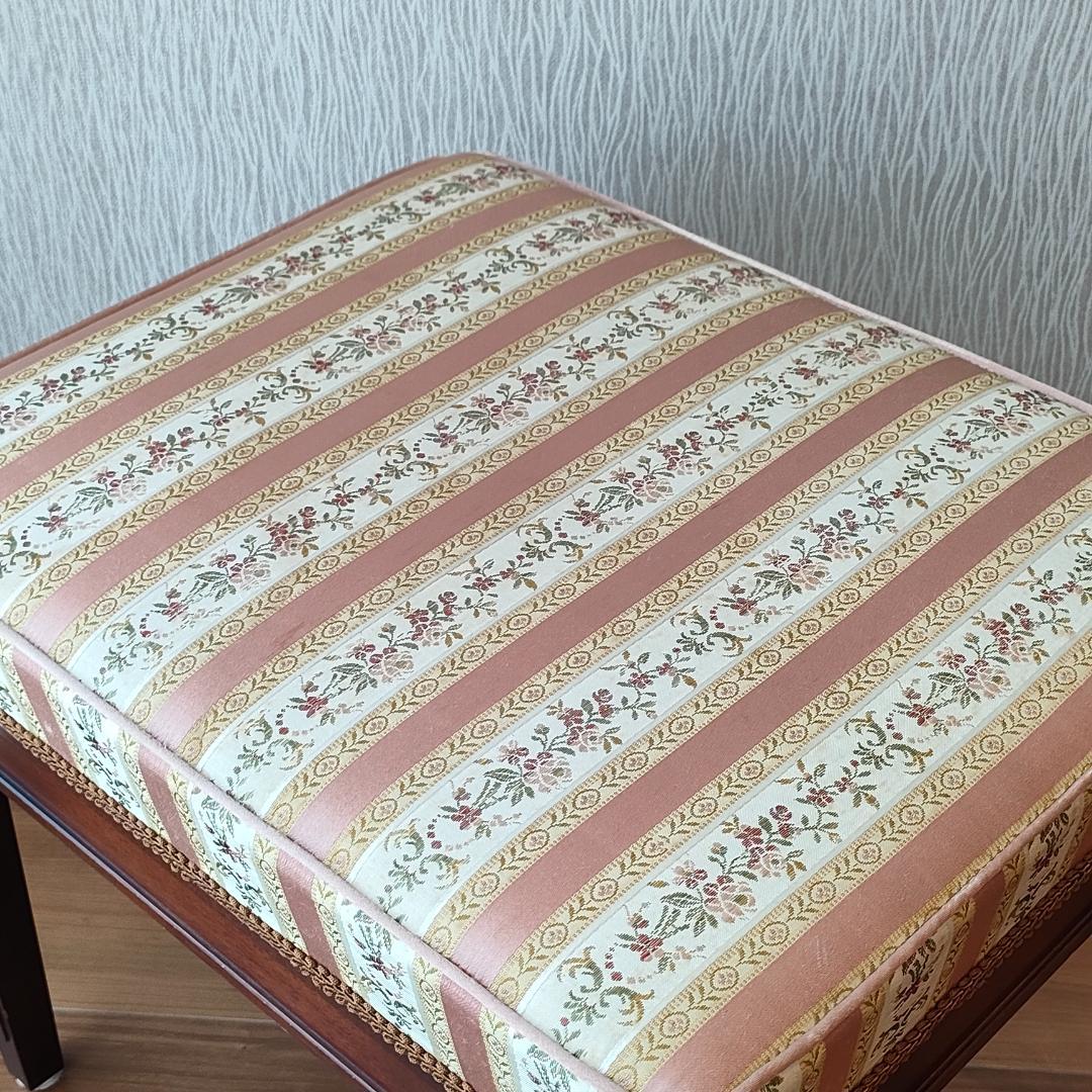 メープル不二屋 スツール オットマン ロココ調ファブリック - メルカリ