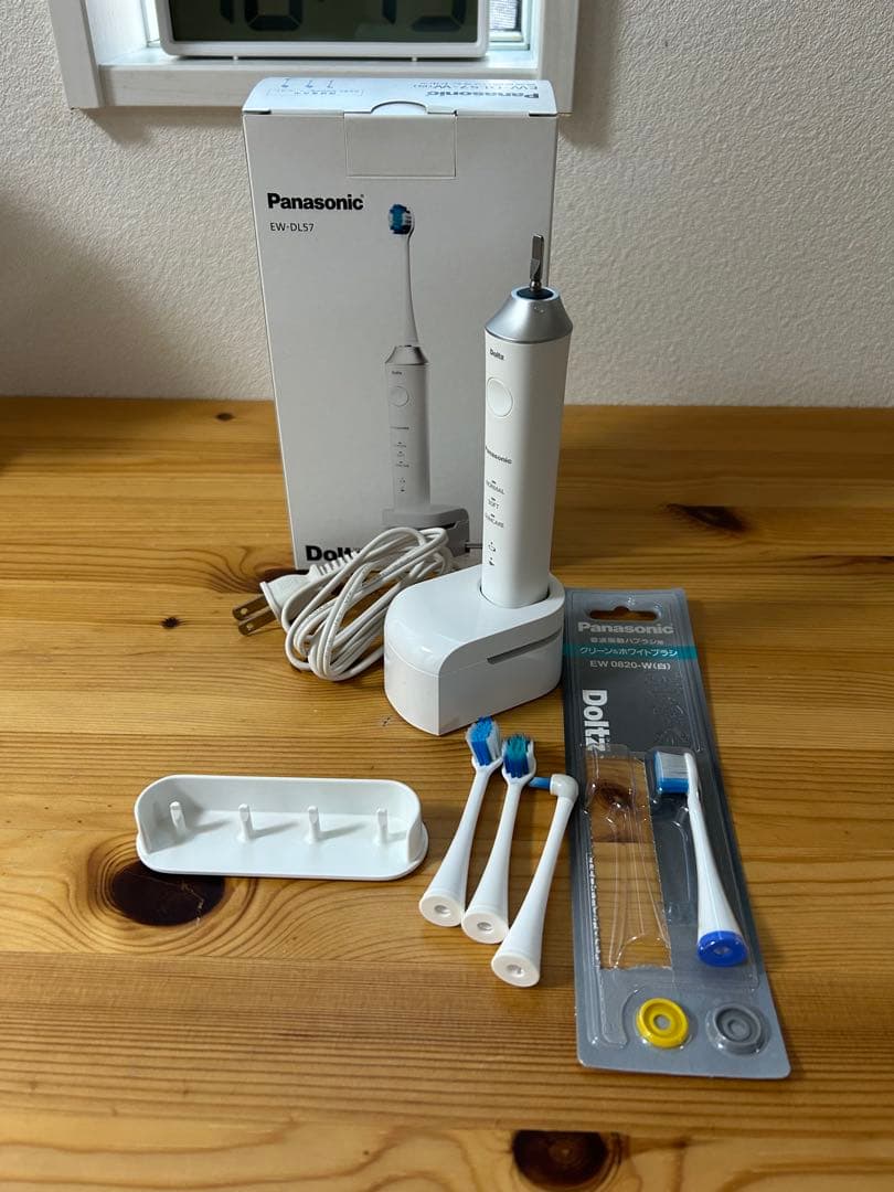 Panasonic EW-DL57-W電動歯ブラシ本体 パナソニック Panasonic 電動歯ブラシ Doltz （ドルツ） 白 EW-DL57-W