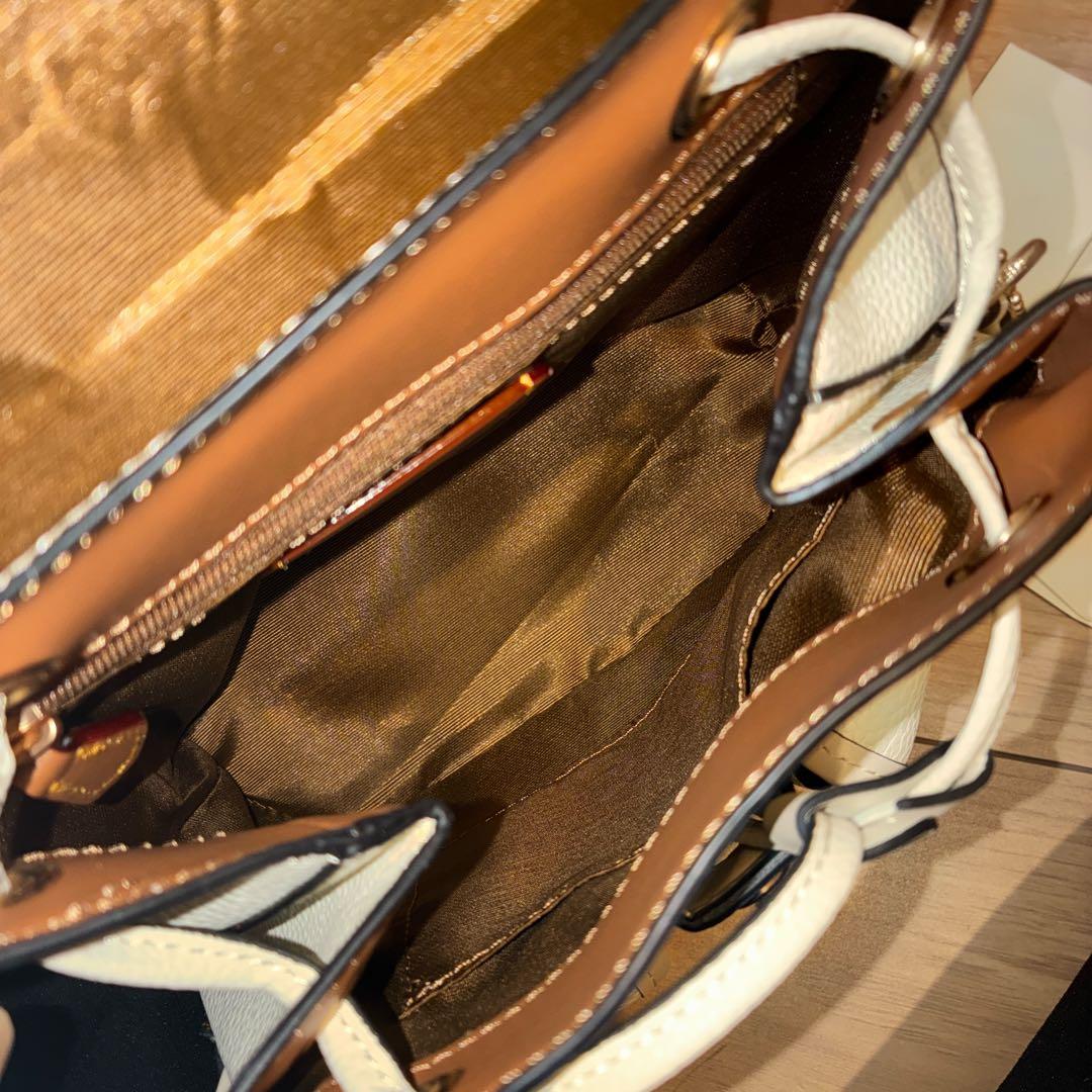 ほし《新品未使用》《値下げ可》《人気》コーチ　リュック