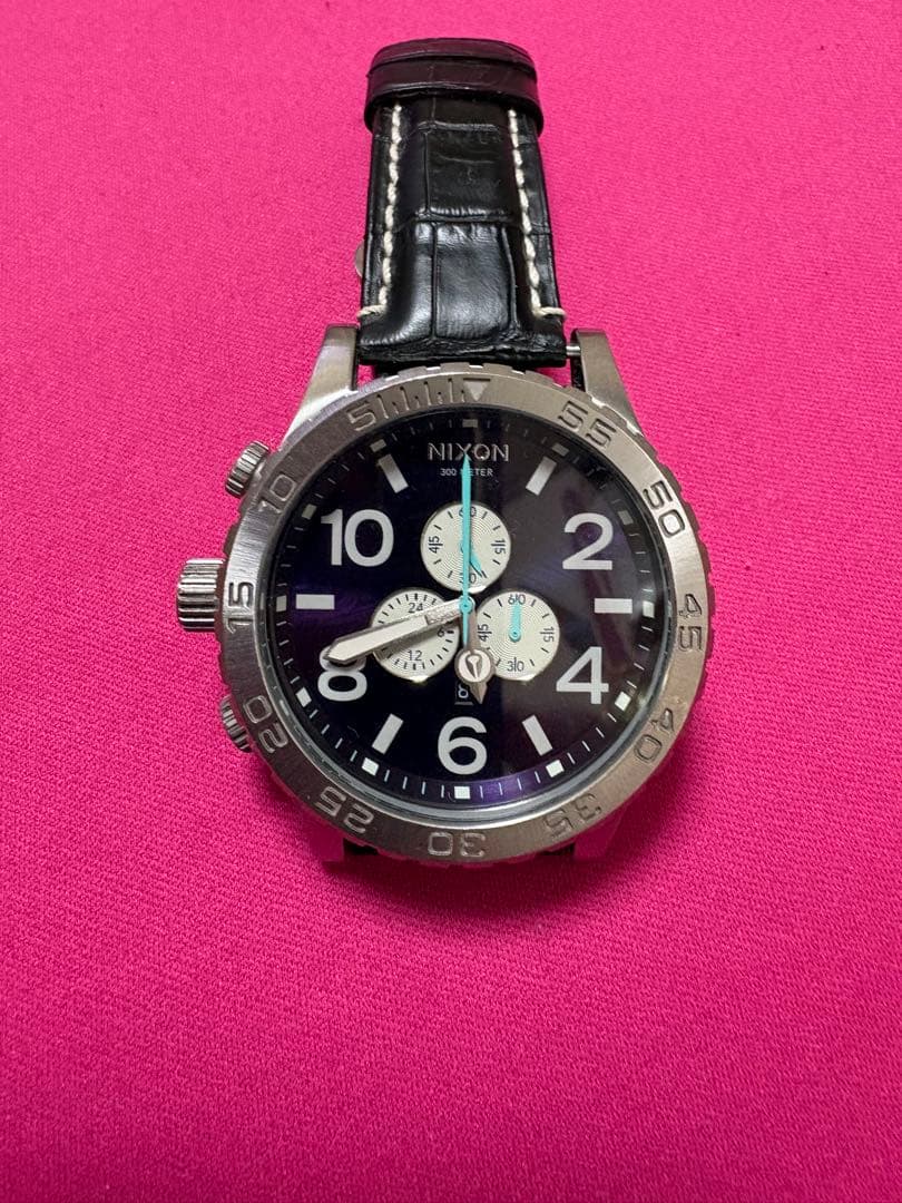NIXON 50-31 クロノグラフ 腕時計 美品 Nixon 51-30 Chrono | Gunmetal/Blackberry/Gold - The Drop Rideshop