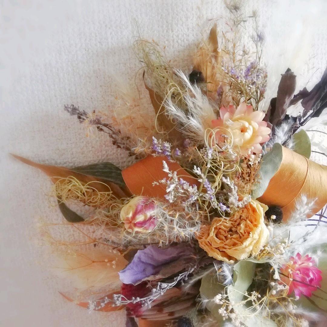 特別な夜を演出する、灯りのあるアレンジメント ドライスタイル