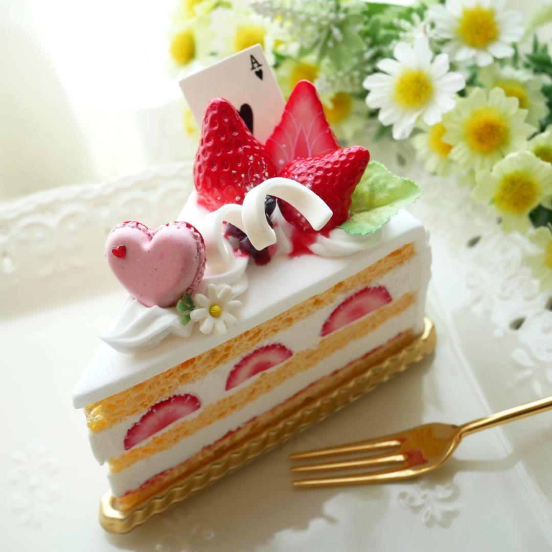 ひまわり様】フェイクスイーツ◇可愛い♡贅沢苺ショートケーキ◇リアル