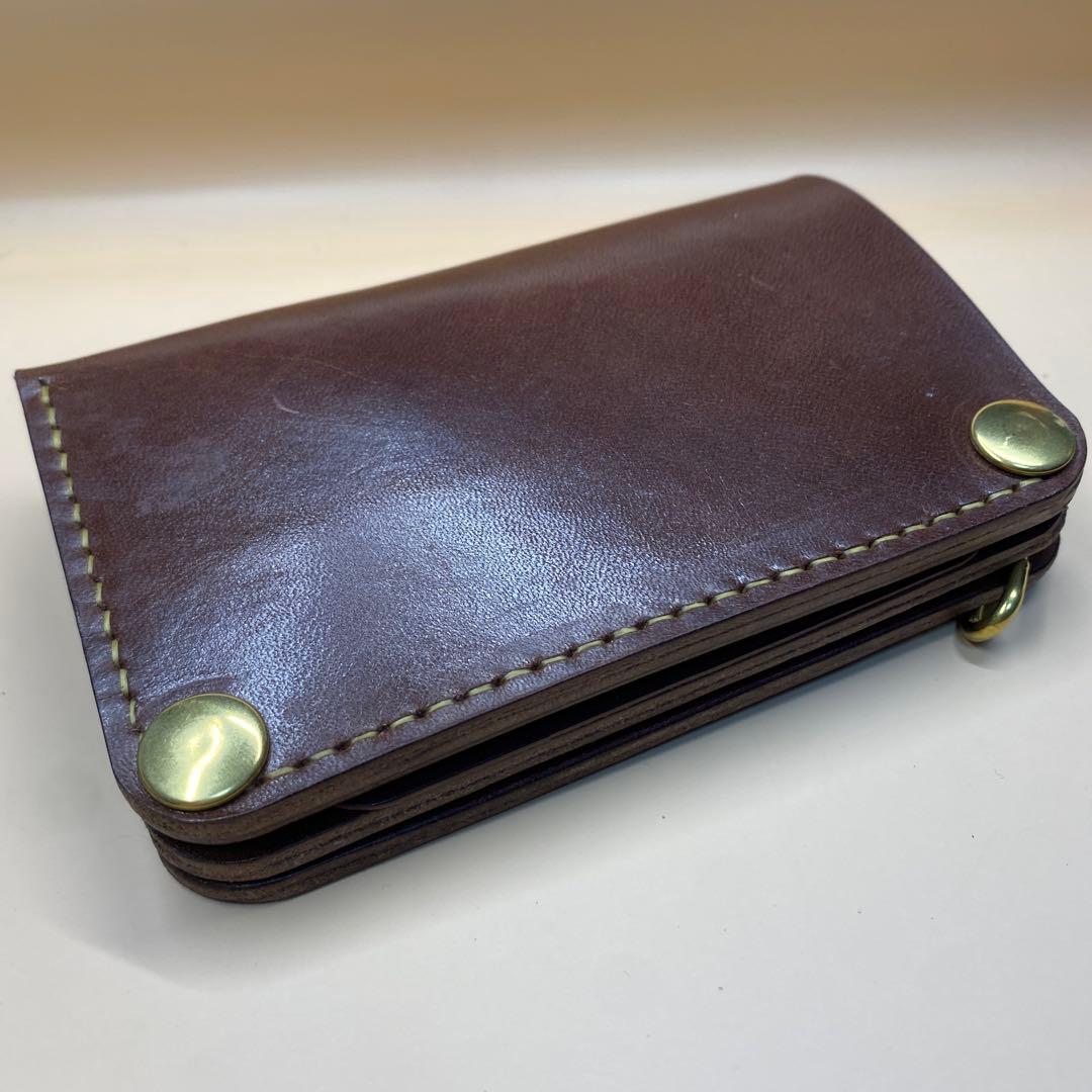 栃木レザー お札折らずに収納できる無骨なミドルトラッカーウォレット