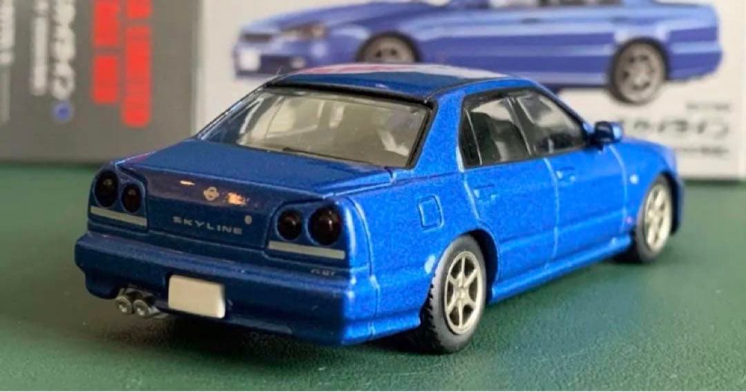 トミカリミテッドヴィンテージネオ ニッサン スカイライン R34 青