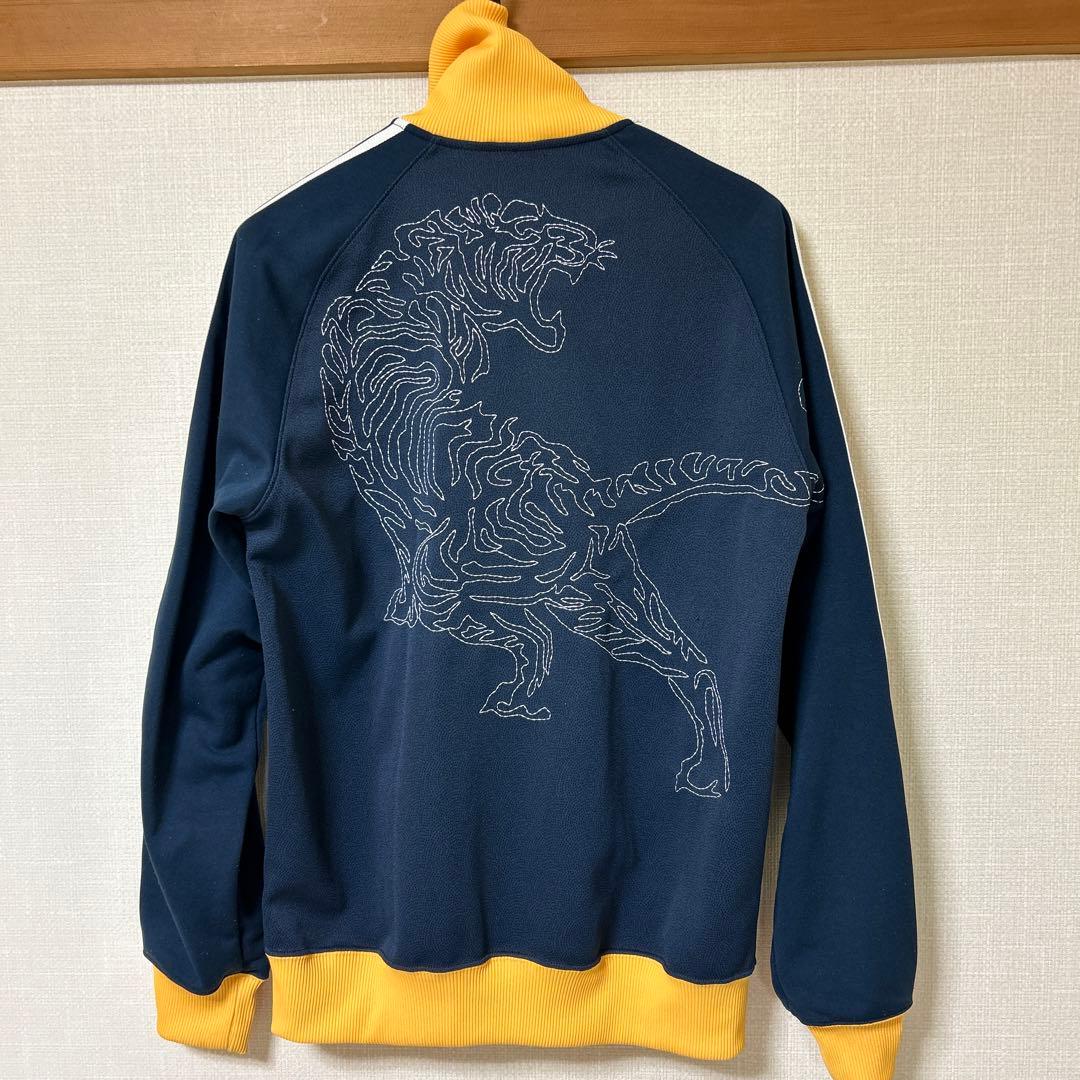 オニツカタイガー トラックジャケットM 虎バック刺繍 - メルカリ