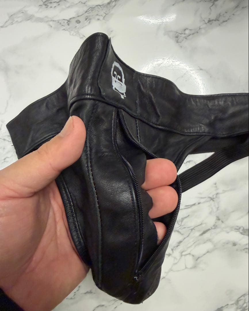 ※クリーニング済み 某GOGO愛用品　MASKULO 黒　ケツワレ