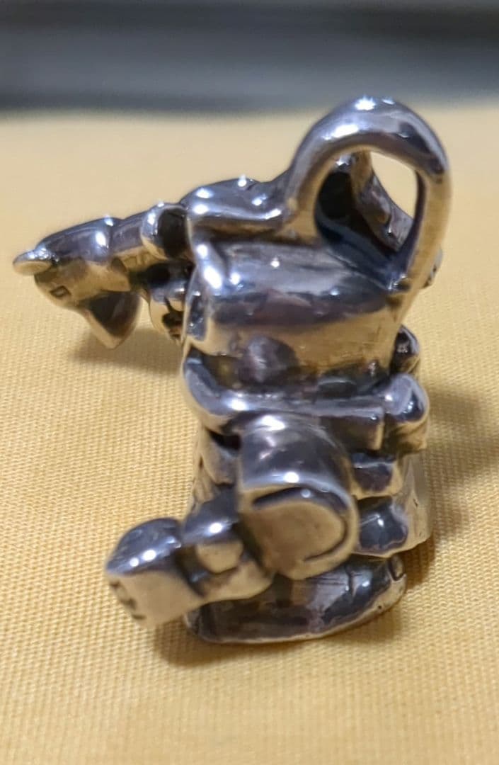 機動戦士 ガンダム シルバーペンダントトップ ドム - メルカリ