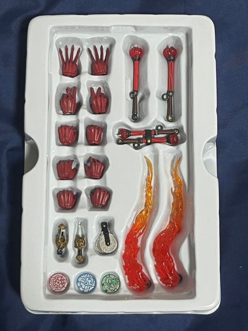 S.H.Figuarts（真骨彫製法） 仮面ライダー響鬼紅