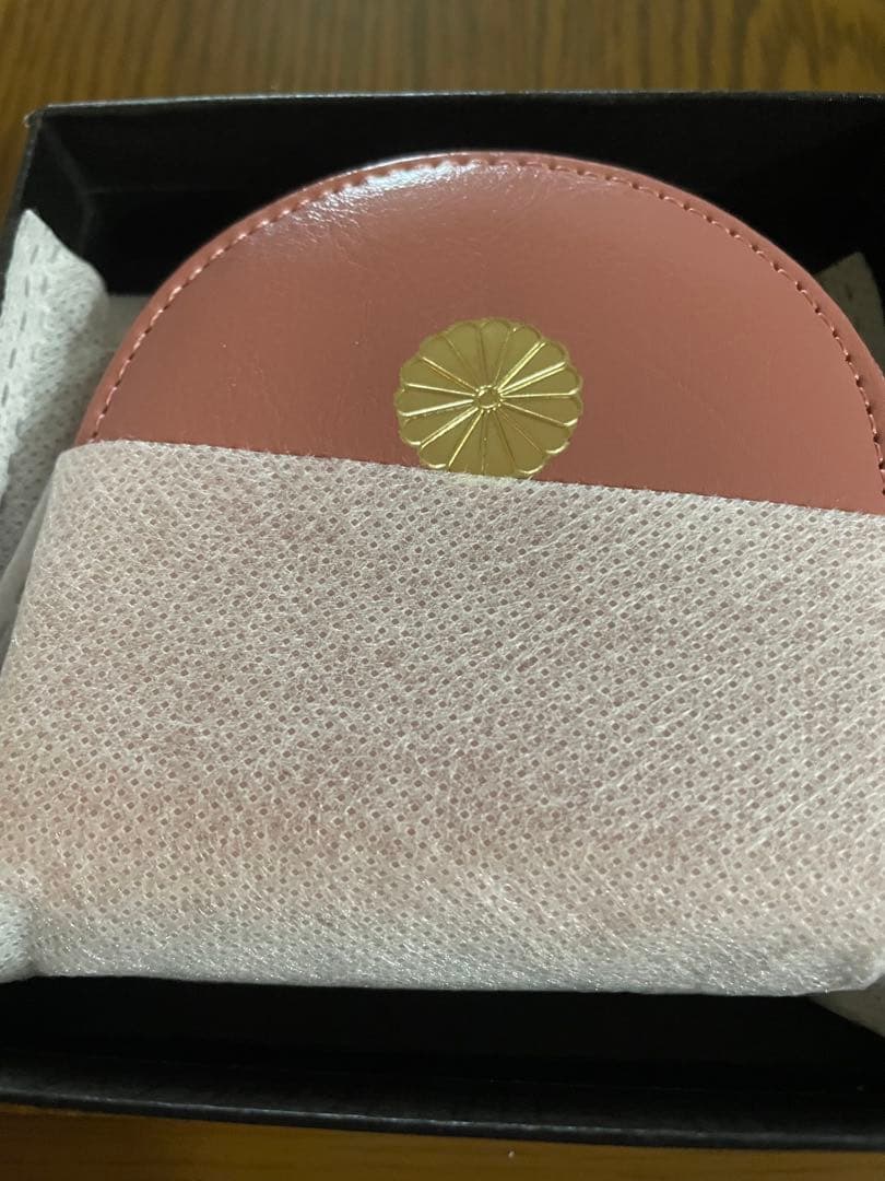 皇居財布 大バズり中】皇居でしか買えない“本革の皇居財布”を実際に購入してきた