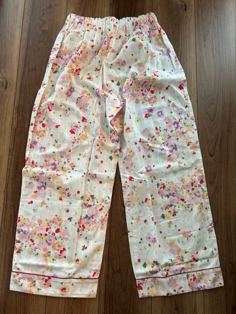 新品】タグ付き KID BLUE 花柄 上下ルームウェア