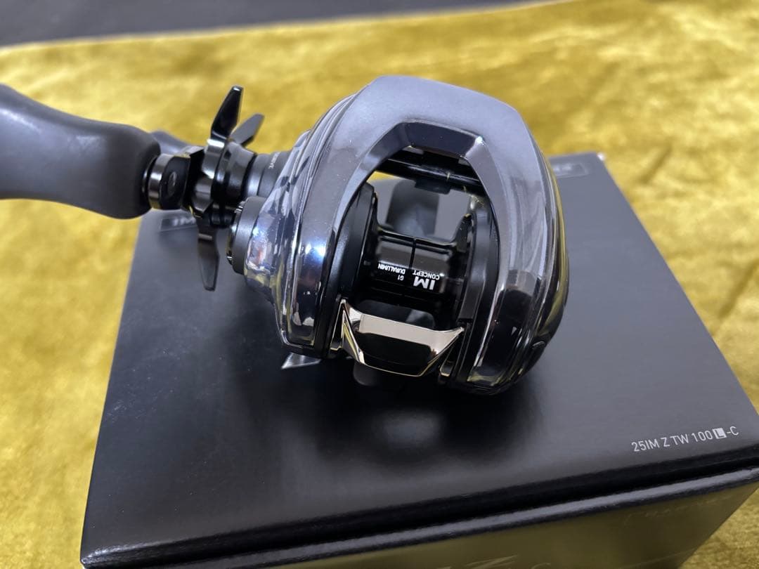 極美品 ダイワ IMZ TW 100L-C ワーニーズプロテクションデカール貼