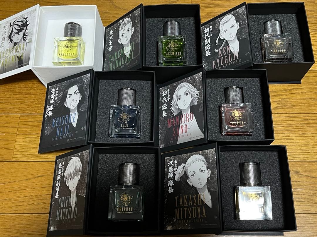 東京卍リベンジャーズ 香水 東リベ」マイキー、場地、千冬のスーツ姿がクール！香水＆グッズ登場