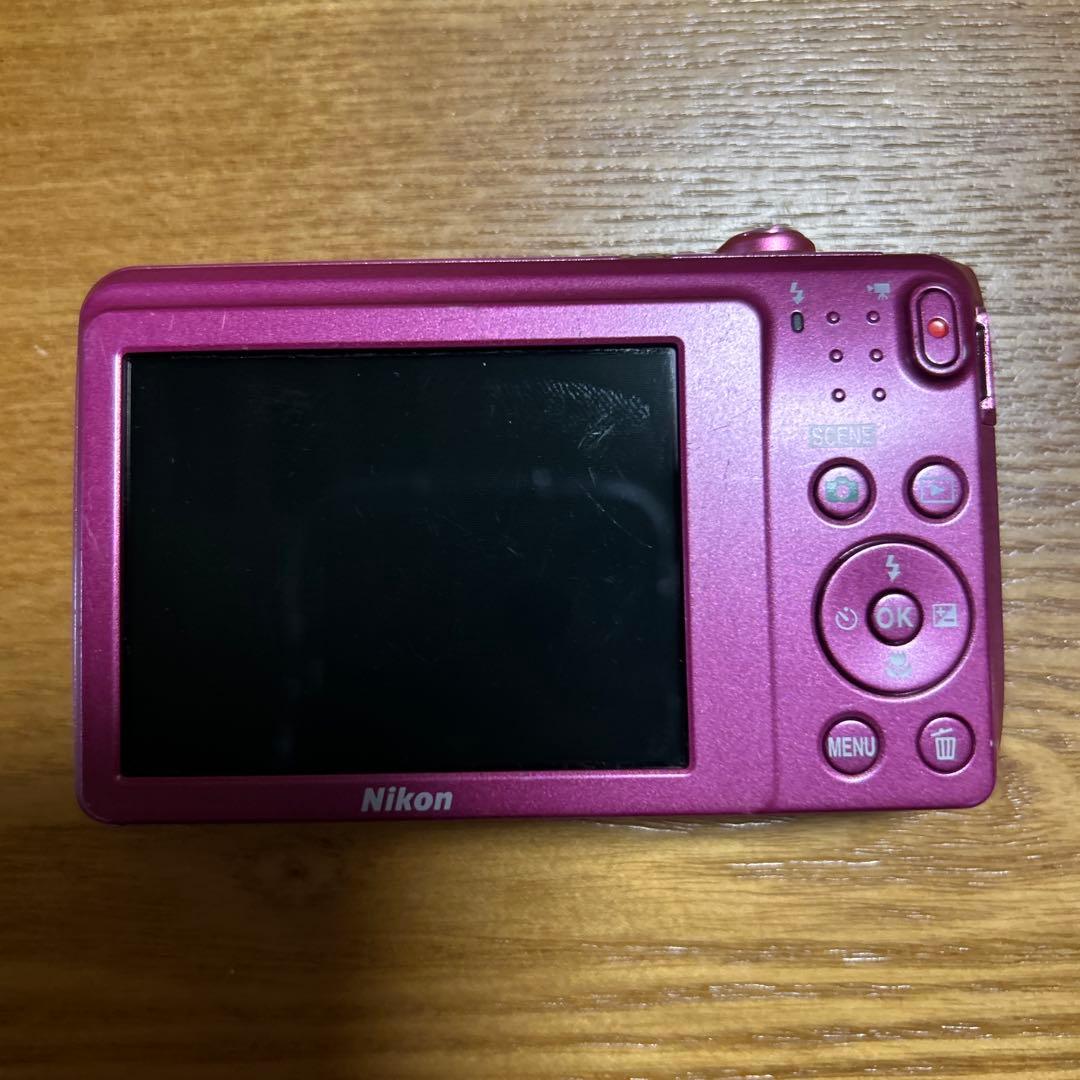 Nikon COOLPIX S3700 動作確認済み美品Nikon COOLPIX S3700 シルバー