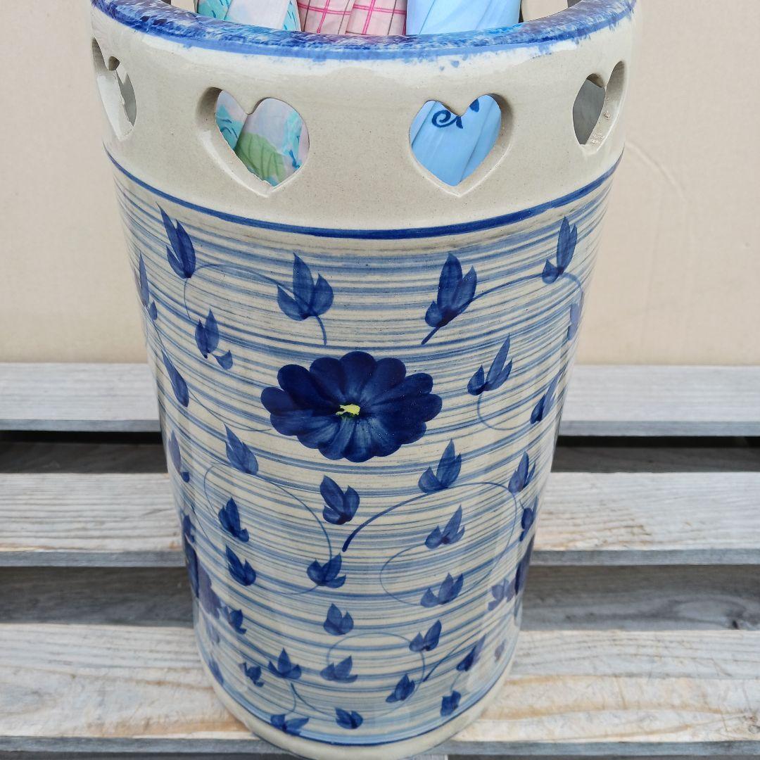 新品 陶器傘立て 難有 手描き絵 透かし模様 花柄模様 ハ−ト 高級 青花