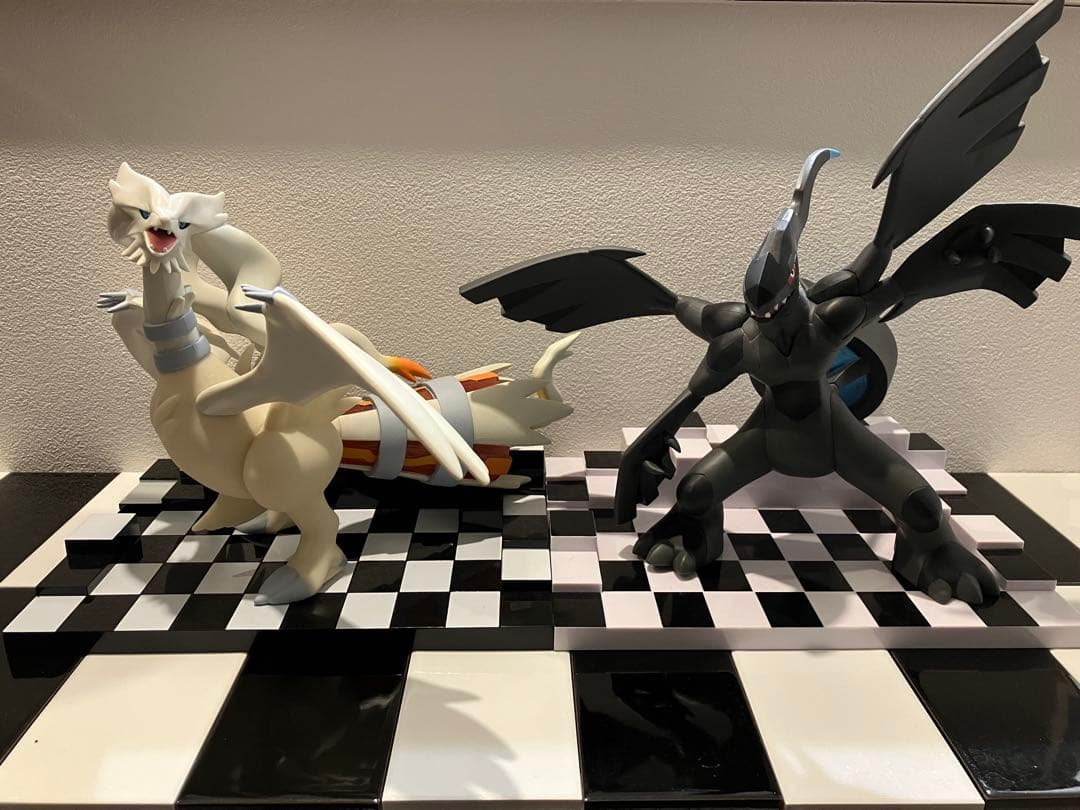ポケモン ゼクロム レシラム フィギュアセット　わくわくゲットくじ2011 2671667850.JPG?1672543572