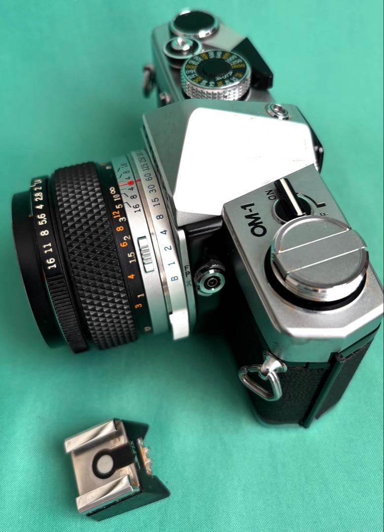 ☆ OLYMPUS OM-1 (革ケース付) + ☆ 標準50mm F1.4
