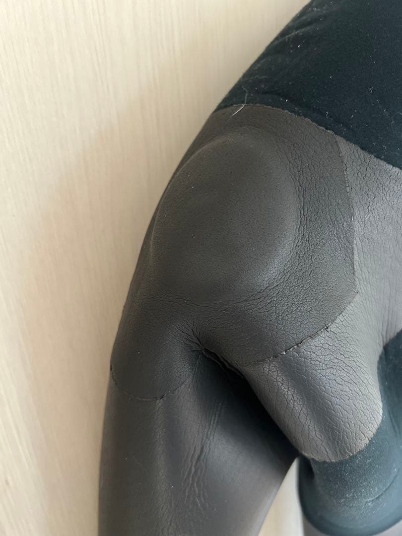 シーズンオフ近し　最終値下げ　RASH セミドライ　ネックエントリー　５ミリ