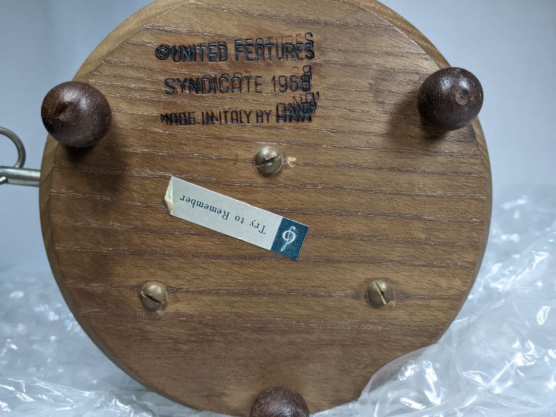 アンリ社製 ANRI チャーリー＆ルーシー オルゴール 木彫り人形